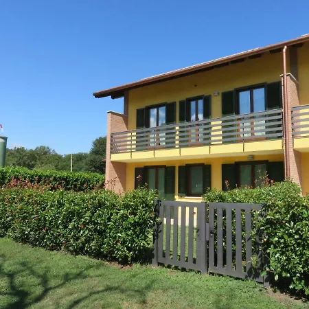 Апартаменты Lily Borgo Ticino